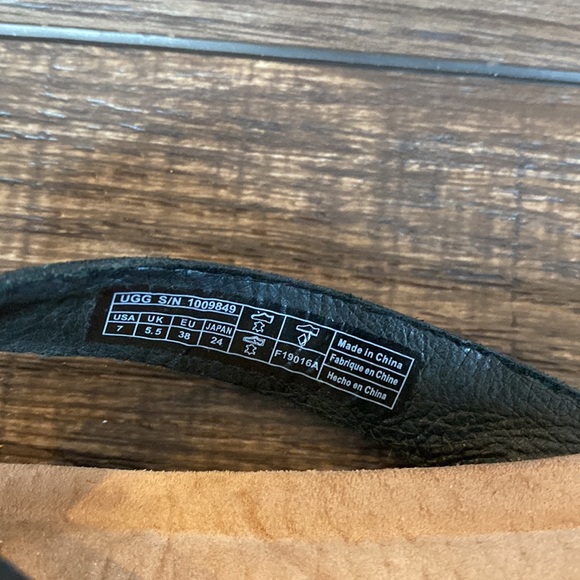 UGG sandals - Picture 4 of 5